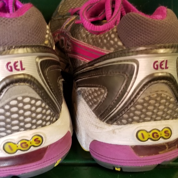 Asics shoes - Picture 2 of 5